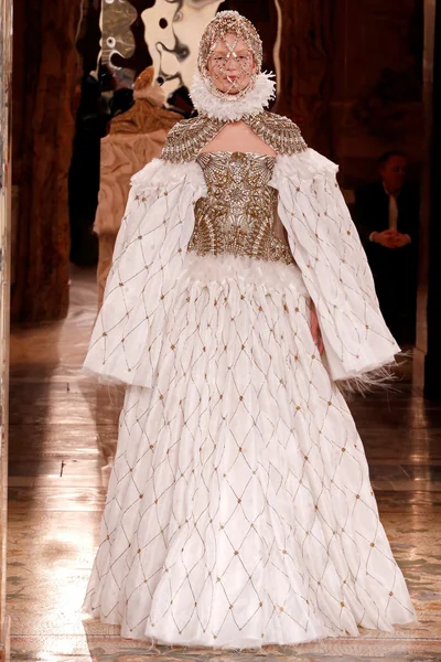Look 7